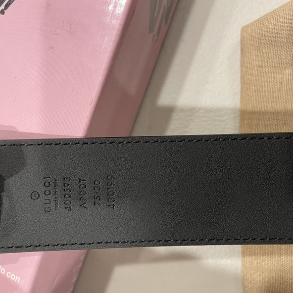 Black Gucci Belt - Picture 5 of 8